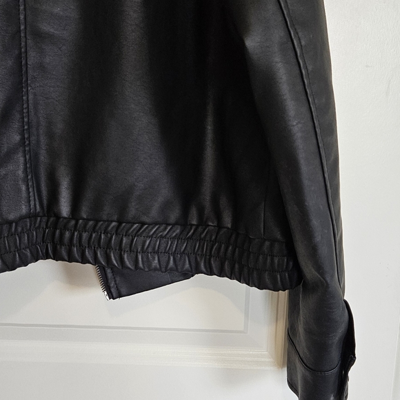 Wild Fable Black Fuax Leather Moto Motorcycle Jacket Size Medium - Picture 6 of 8